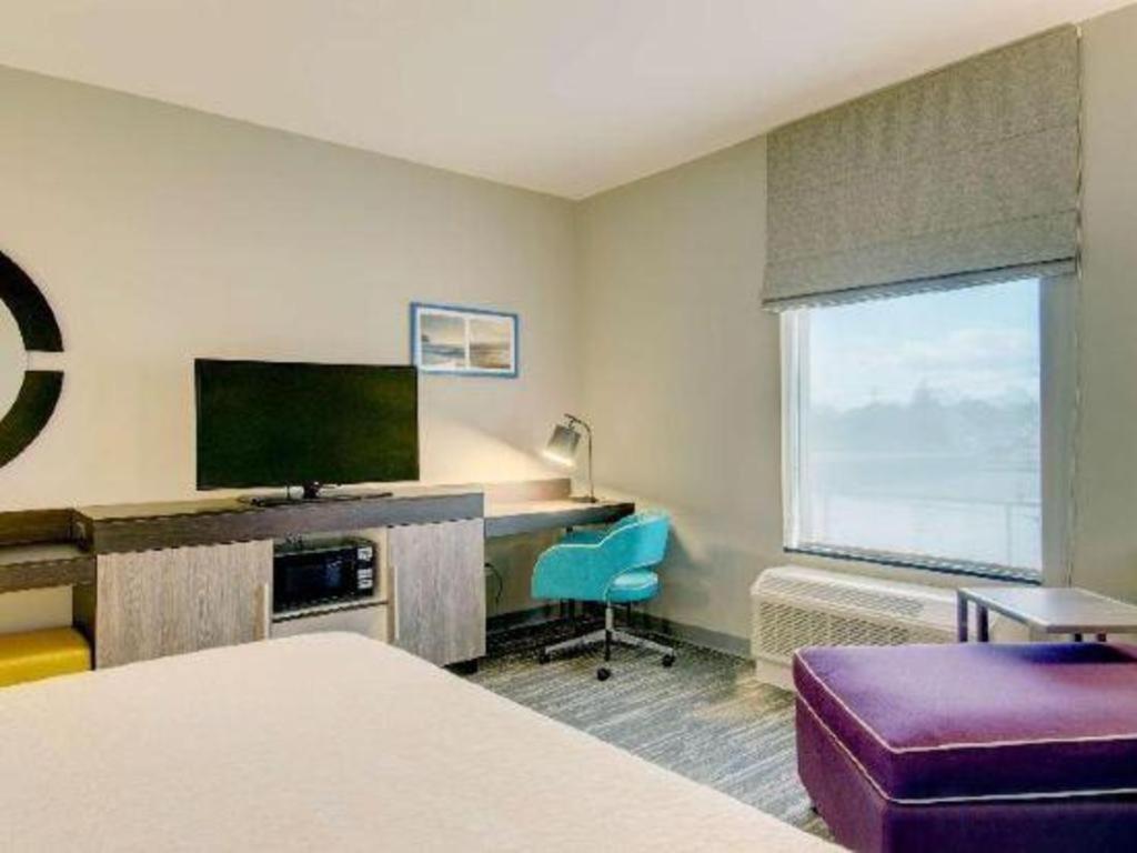Hampton Inn & Suites Boston/Stoughton Exterior photo