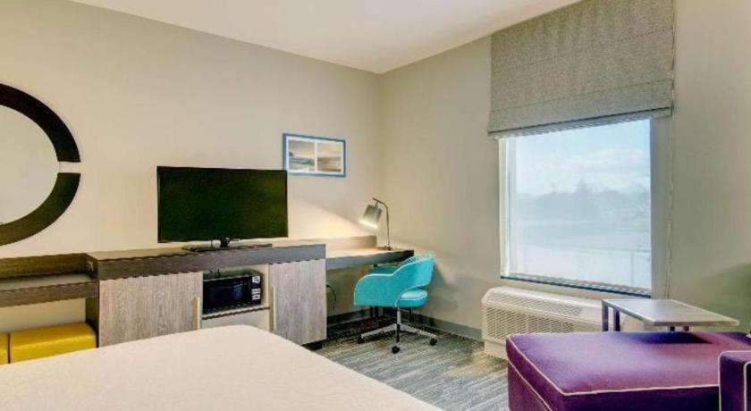 Hampton Inn & Suites Boston/Stoughton Exterior photo